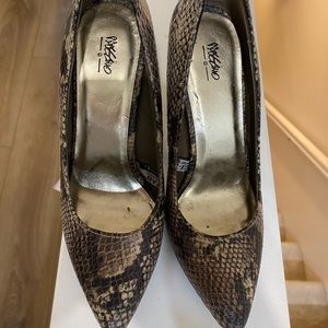 Mossimo Snake Skin high heeled pump